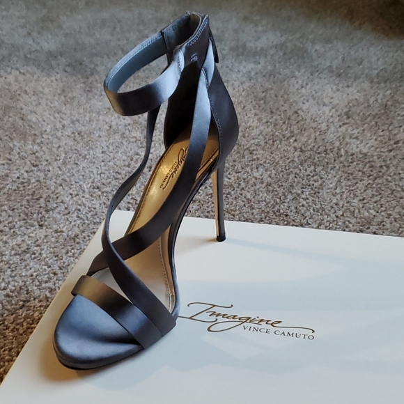 Vince Camuto - Picture 2 of 3